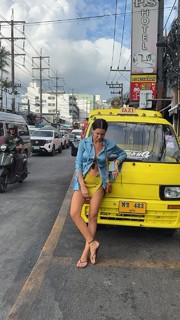 Zaira Nara feet photo thumbnail