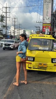 Zaira Nara feet photo thumbnail