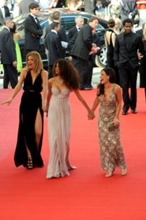 Evangeline Lilly feet photo thumbnail