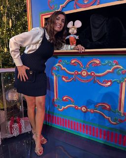 Caterina Balivo feet photo thumbnail