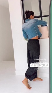 Zaira Nara feet photo thumbnail