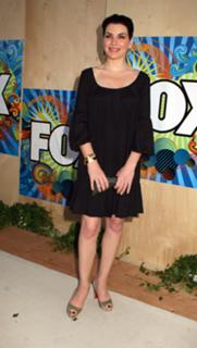 Julianna Margulies feet photo thumbnail