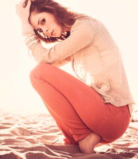 Lena Meyer-Landrut feet photo thumbnail