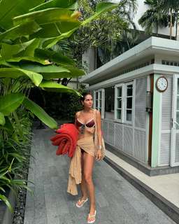 Zaira Nara feet photo thumbnail