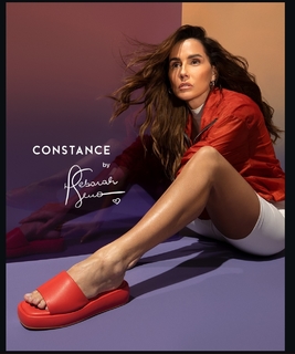 Deborah Secco feet photo thumbnail