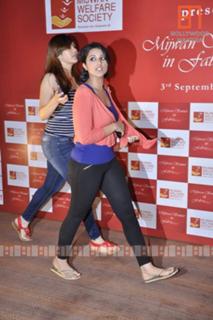 Parineeti Chopra feet photo thumbnail