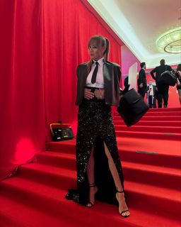 Pinar Altug feet photo thumbnail