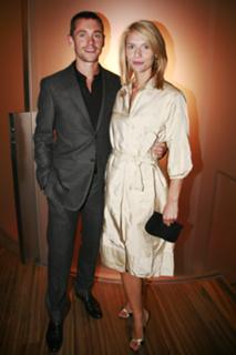 Claire Danes feet photo thumbnail