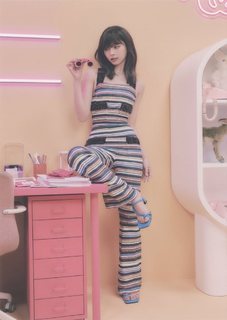 Chou Tzu-Yu feet photo 2