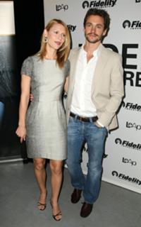 Claire Danes feet photo thumbnail