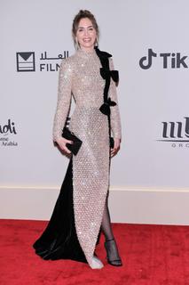 Emily Blunt feet photo thumbnail
