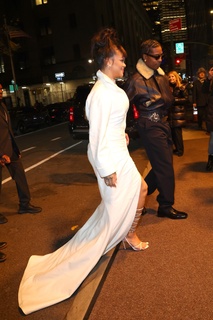 Rihanna feet photo thumbnail