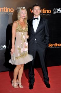 Claire Danes feet photo thumbnail