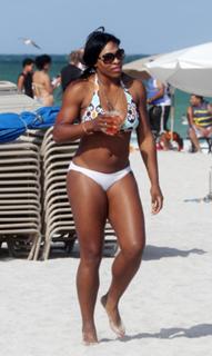 Serena Williams feet photo thumbnail