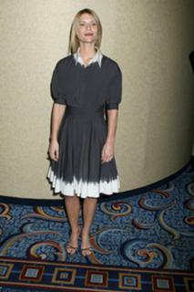 Claire Danes feet photo thumbnail