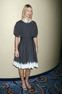 Claire Danes feet photo thumbnail