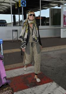 Heidi Klum feet photo thumbnail