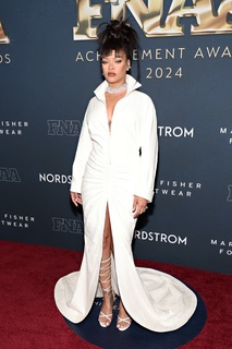 Rihanna feet photo thumbnail