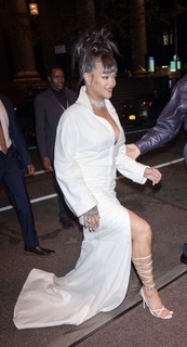 Rihanna feet photo thumbnail