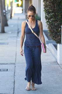 Minka Kelly feet photo thumbnail