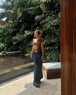 Marina Ruy Barbosa feet photo thumbnail