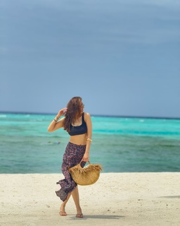Hansika Motwani feet photo thumbnail