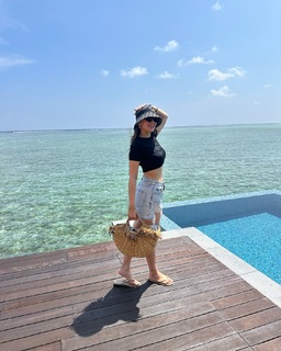 Hansika Motwani feet photo thumbnail