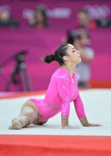Aly Raisman feet photo thumbnail