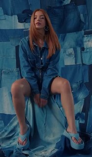 Giovanna Lancellotti feet photo thumbnail