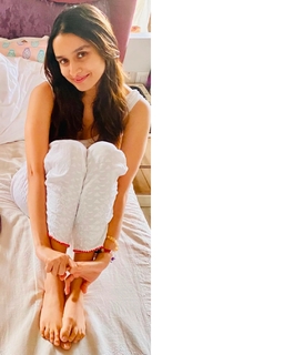 Shraddha Kapoor feet photo thumbnail