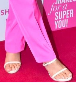 Shraddha Kapoor feet photo thumbnail