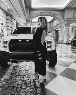 Wanda Nara feet photo thumbnail
