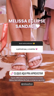 Larissa Manoela feet photo thumbnail