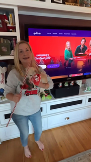 Angela Kinsey feet photo thumbnail