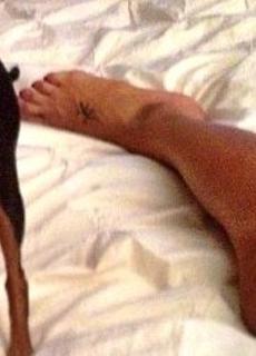 Elisabetta Canalis feet photo thumbnail