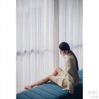 Mi Yang feet photo thumbnail