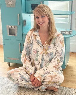 Melissa Rauch feet photo 3