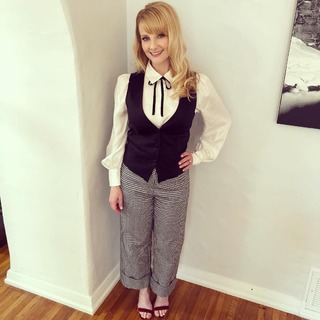 Melissa Rauch feet photo 1