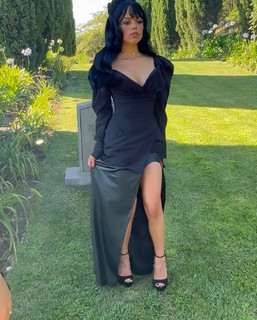 Jenna Ortega feet photo thumbnail