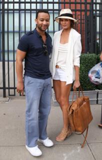 Chrissy Teigen feet photo thumbnail