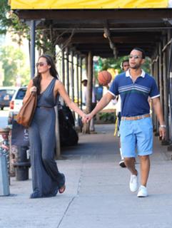 Chrissy Teigen feet photo thumbnail