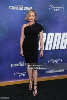 Rebecca Romijn feet photo 4