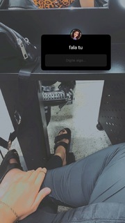 Kéfera Buchmann feet photo thumbnail