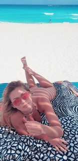 Lívia Andrade feet photo thumbnail