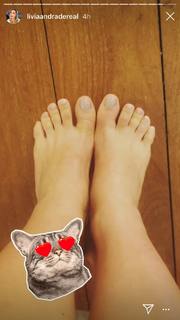 Lívia Andrade feet photo thumbnail