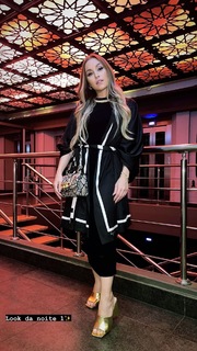 Carla Diaz feet photo thumbnail