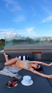 Bruna Marquezine feet photo thumbnail