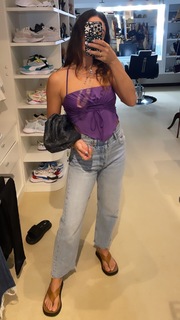 Isis Valverde feet photo thumbnail
