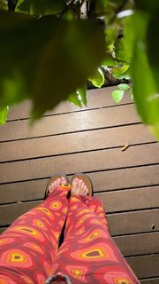 Isis Valverde feet photo thumbnail