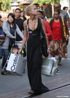 Amber Heard feet photo thumbnail